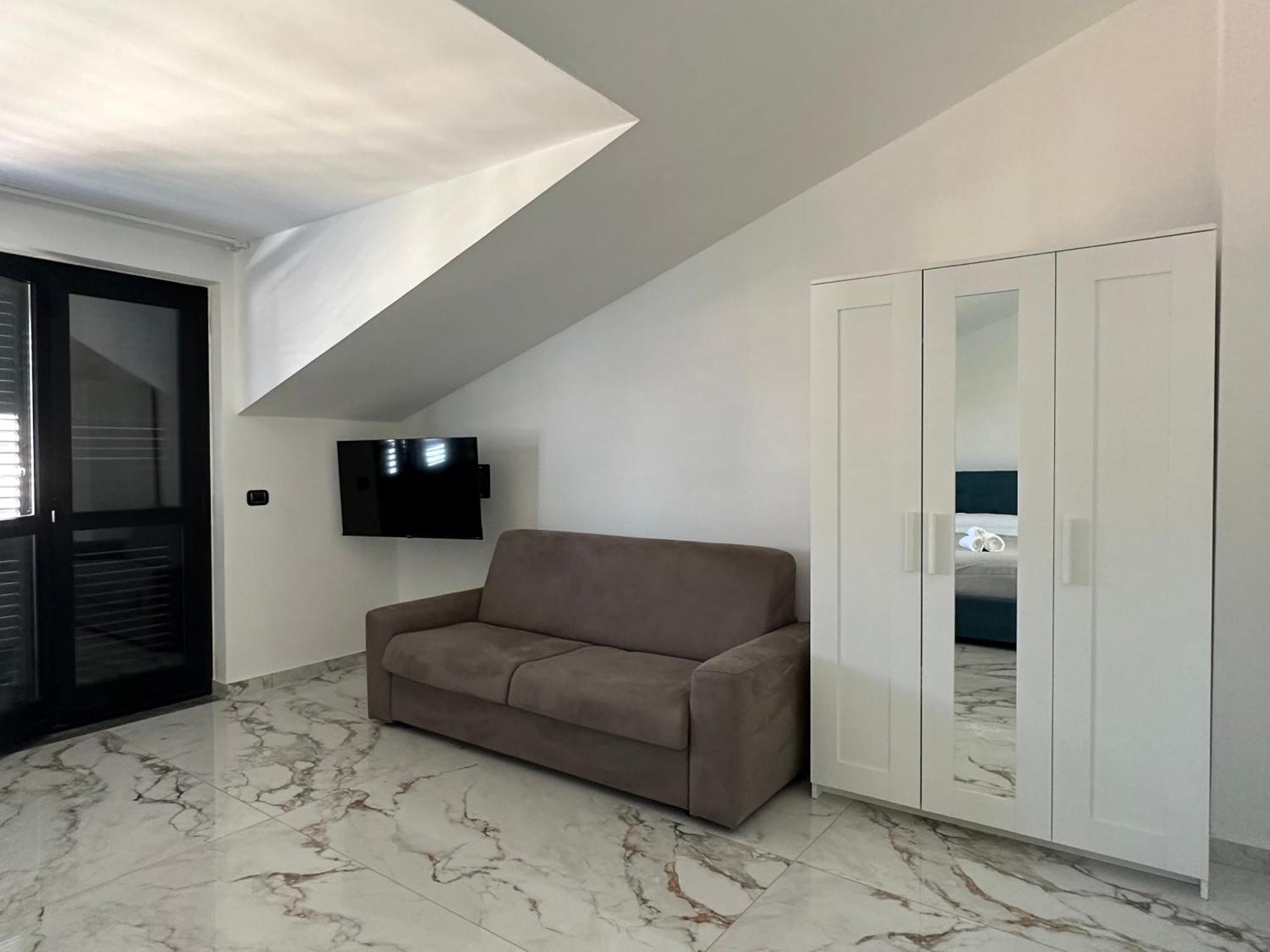 Alba Exclusive Place Hotel Bianco Bagian luar foto